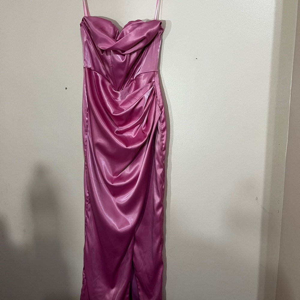 HOT PINK FASHION NOVA SLEVELESS DRESS